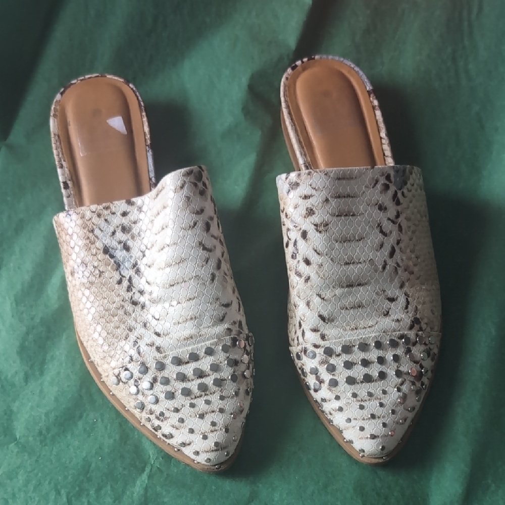 DV Women's Snake Print Mules Slip On size 7.5